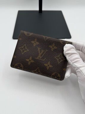 Louis Vuitton Bi Fold Card Holder
